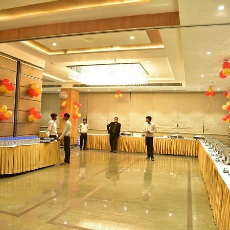 Hotel Orchid Blu Alīgarh Екстериор снимка