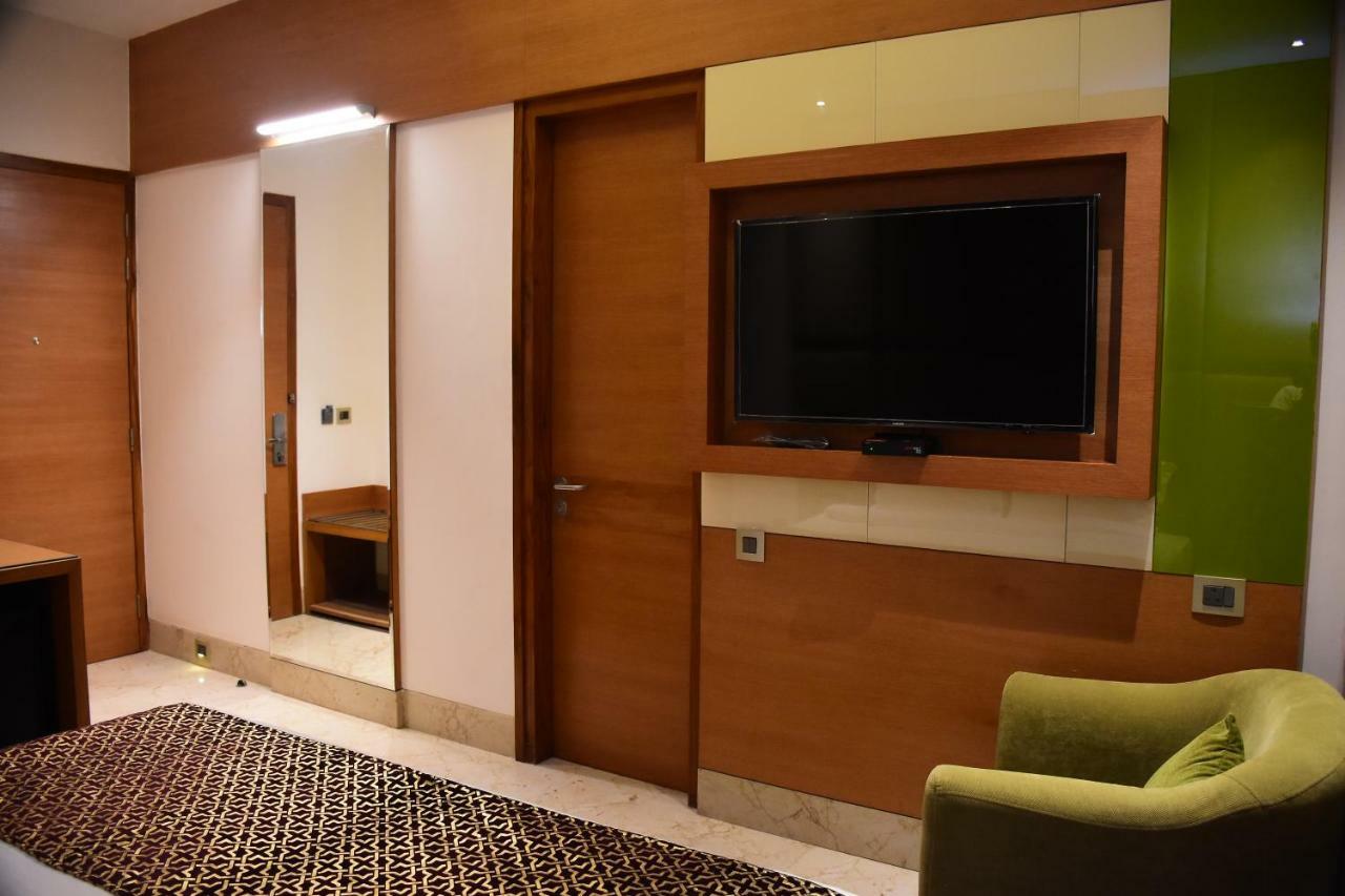 Hotel Orchid Blu Alīgarh Екстериор снимка