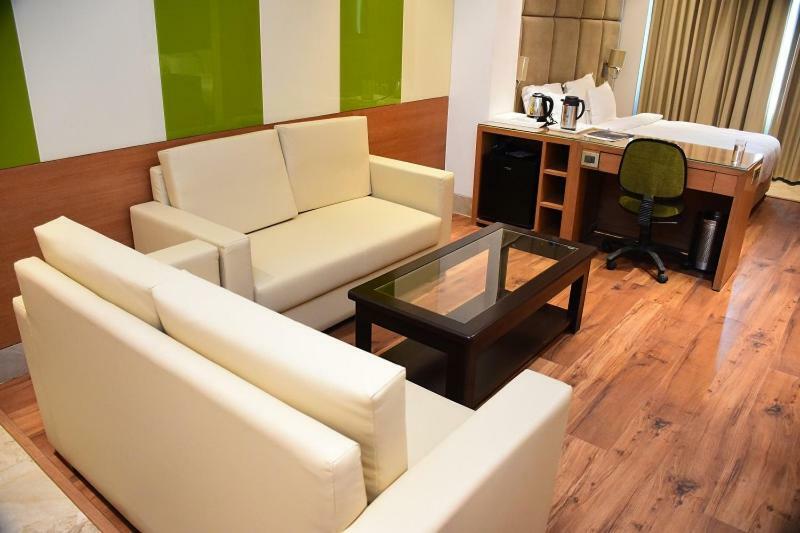 Hotel Orchid Blu Alīgarh Екстериор снимка